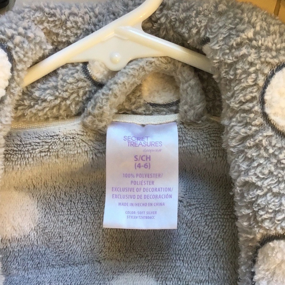 ‘Secret Treasures’ Comfy Fleece Robe - Picture 5 of 5